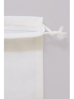 Non-woven double drawstring sack with 6x9 cm print area 10x14 cm.