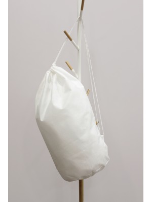 Mochila de no tejido con fondo redondo de 25 cm. de diámetro con cordón simple 40x54 cm.