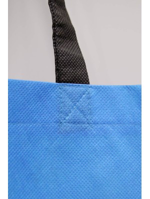 Vertical non-woven bag 38x42+10 cm.